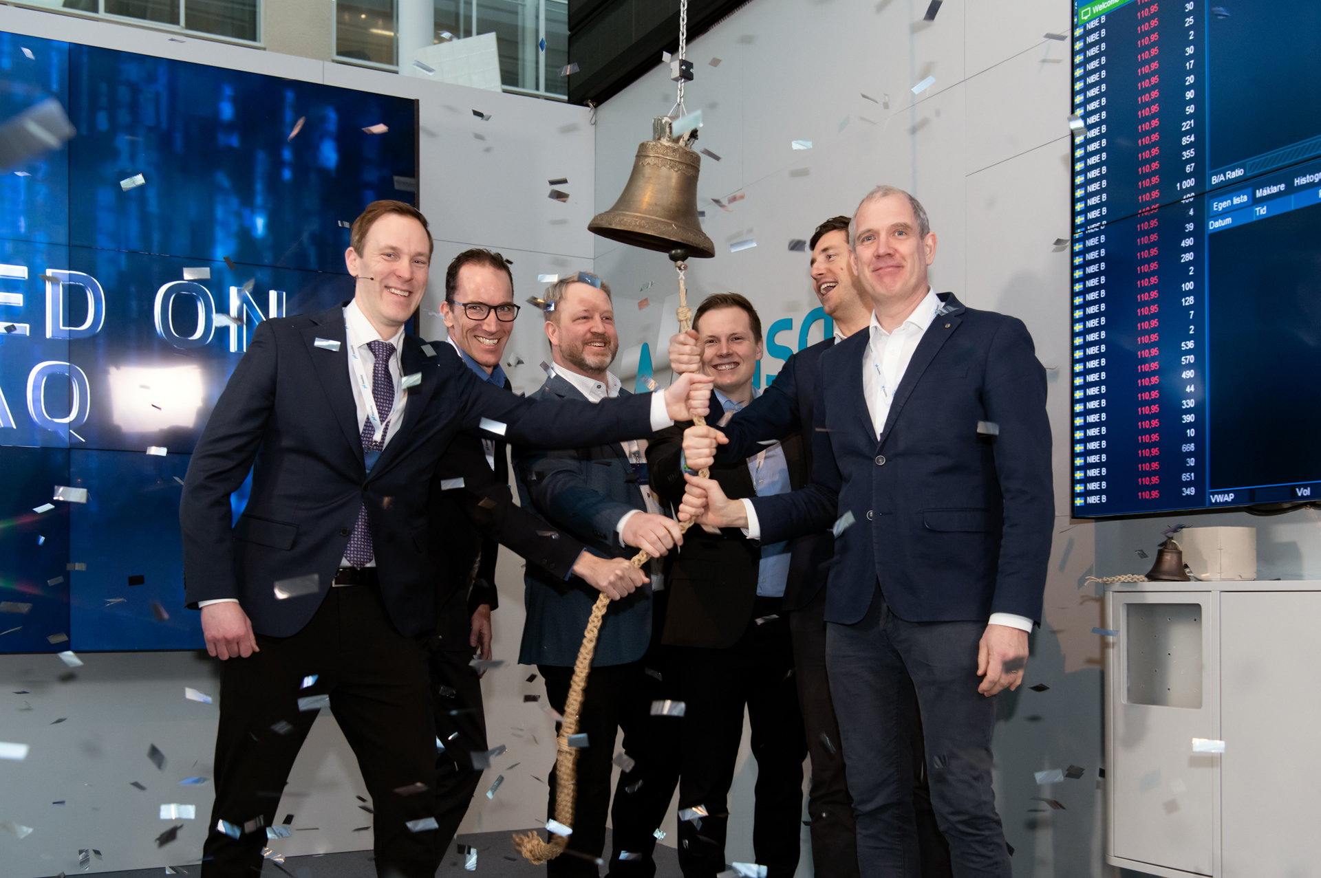 Sex företrädare för Agtira ringde in Nasdaq-börsen tillsammans